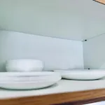 Apartment Calm Modern ! 5 Min To Airport ! Free Parking ! 1 Min Walk To Bus Stop