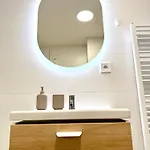 Apartment Calm Modern ! 5 Min To Airport ! Free Parking ! 1 Min Walk To Bus Stop Kosice