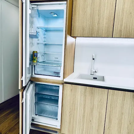 Apartmán Calm And Modern Flat With Free Parking 10mins On Bus To Centre 1min Walk To Bus Stop