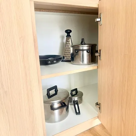 Calm And Modern Flat With Free Parking 10mins On Bus To Centre 1min Walk To Bus Stop Διαμέρισμα