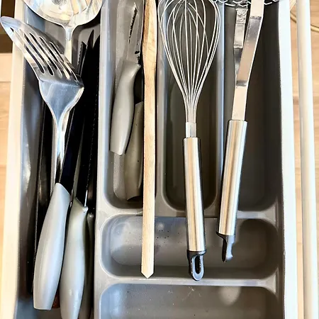 Calm And Modern Flat With Free Parking 10mins On Bus To Centre 1min Walk To Bus Stop Διαμέρισμα Košice