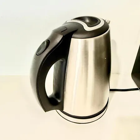 Calm And Modern Flat With Free Parking 10mins On Bus To Centre 1min Walk To Bus Stop Apartamento *