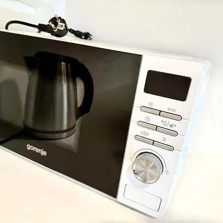 Διαμέρισμα Calm And Modern Flat With Free Parking 10mins On Bus To Centre 1min Walk To Bus Stop Košice