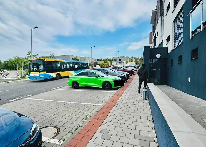 Calm And Modern Flat With Free Parking 10mins On Bus To Centre 1min Walk To Bus Stop * Košice