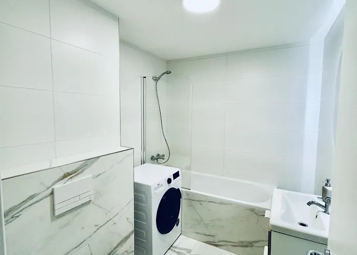 Appartamento Calm And Modern Flat With Free Parking 10mins On Bus To Centre 1min Walk To Bus Stop Košice