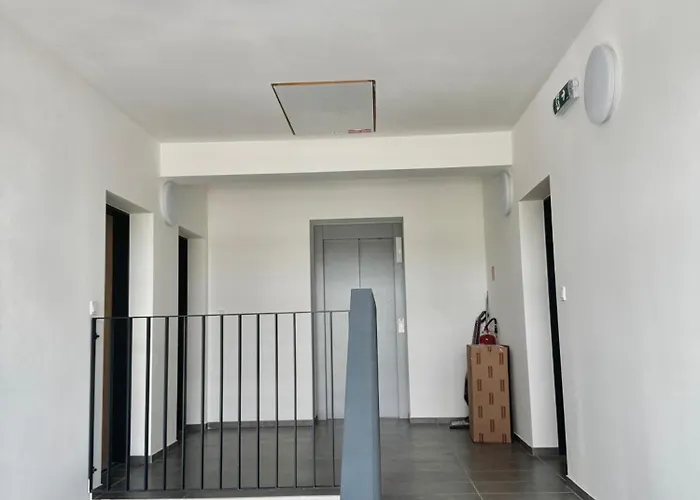 Calm And Modern Flat With Free Parking 10mins On Bus To Centre 1min Walk To Bus Stop * Košice