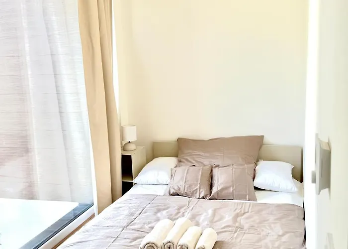 Appartamento Calm And Modern Flat With Free Parking 10mins On Bus To Centre 1min Walk To Bus Stop