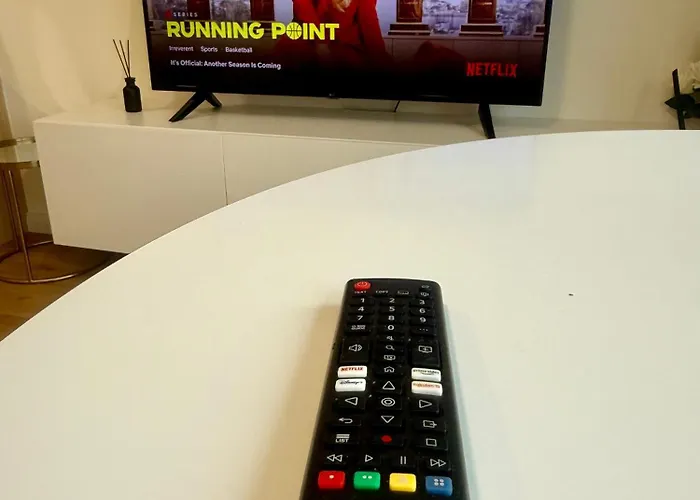 Calm And Modern Flat With Free Parking 10mins On Bus To Centre 1min Walk To Bus Stop Košice