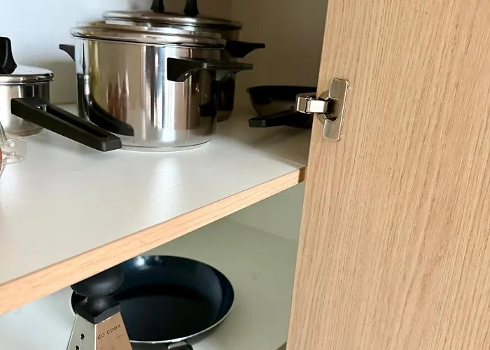 Calm And Modern Flat With Free Parking 10mins On Bus To Centre 1min Walk To Bus Stop Appartamento *