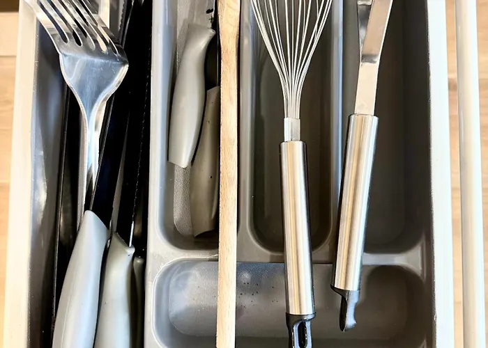 Calm And Modern Flat With Free Parking 10mins On Bus To Centre 1min Walk To Bus Stop Lägenhet Košice